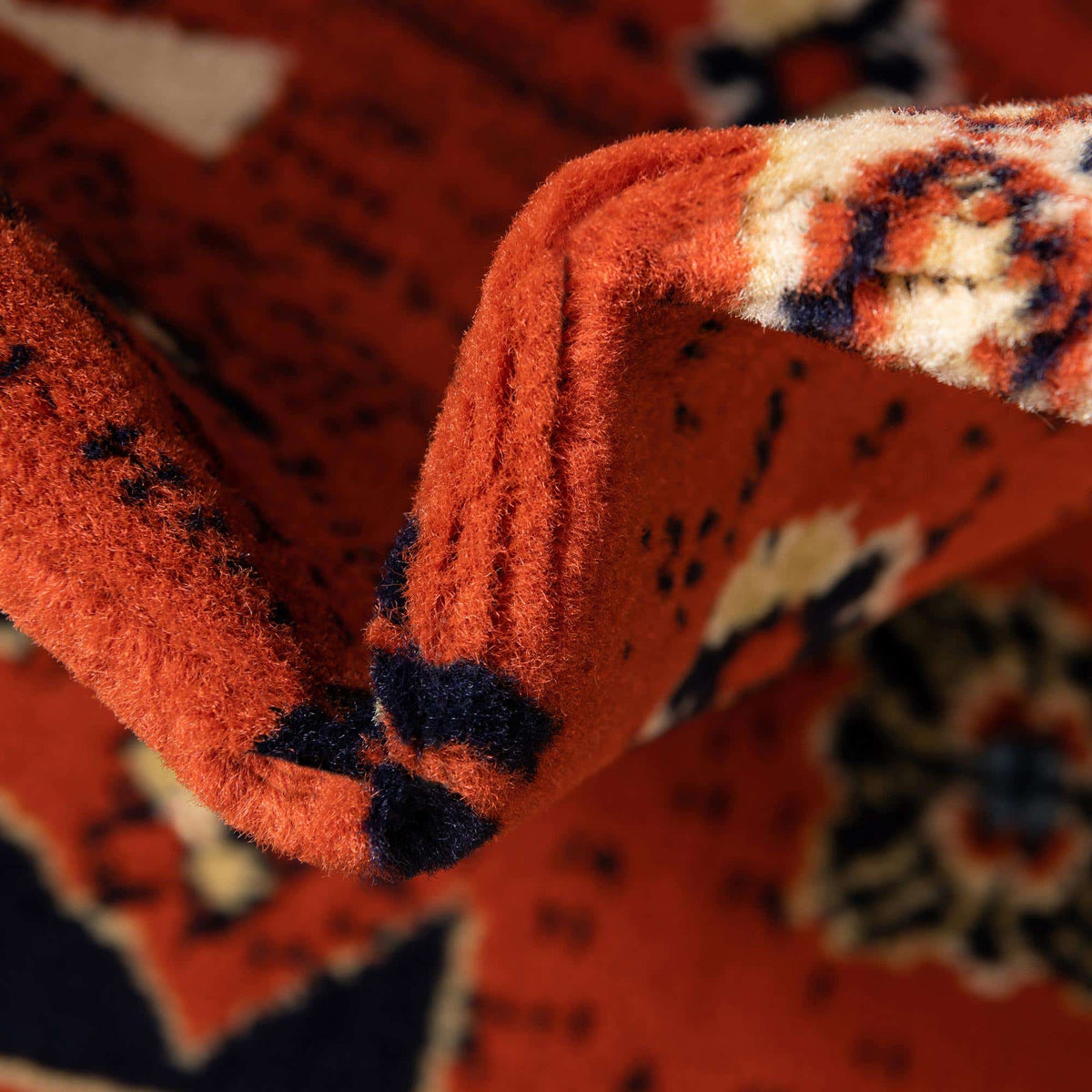 Läufer Teppich Heriz Design in Rot von Hadorn™ - Lifestyle Image