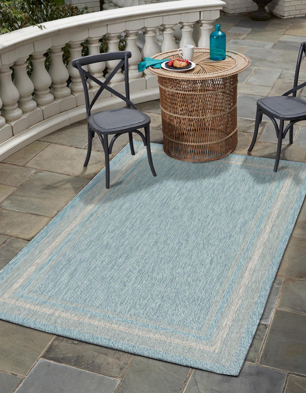 Rechteck Outdoor Teppich Outdoor Border in Aquamarin von Hadorn™ - Lifestyle Image