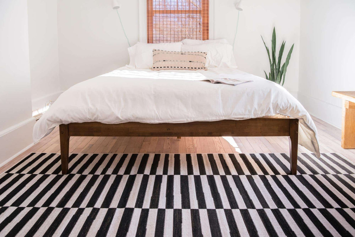 Rechteck Teppich Tribeca in Schwarz von Hadorn™ - Lifestyle Image