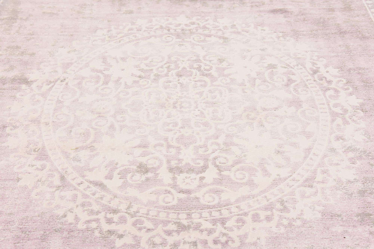 Quadratisch Teppich New Vintage in Lila von Hadorn™ - Lifestyle Image