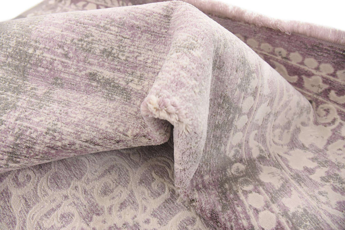 Quadratisch Teppich New Vintage in Lila von Hadorn™ - Lifestyle Image