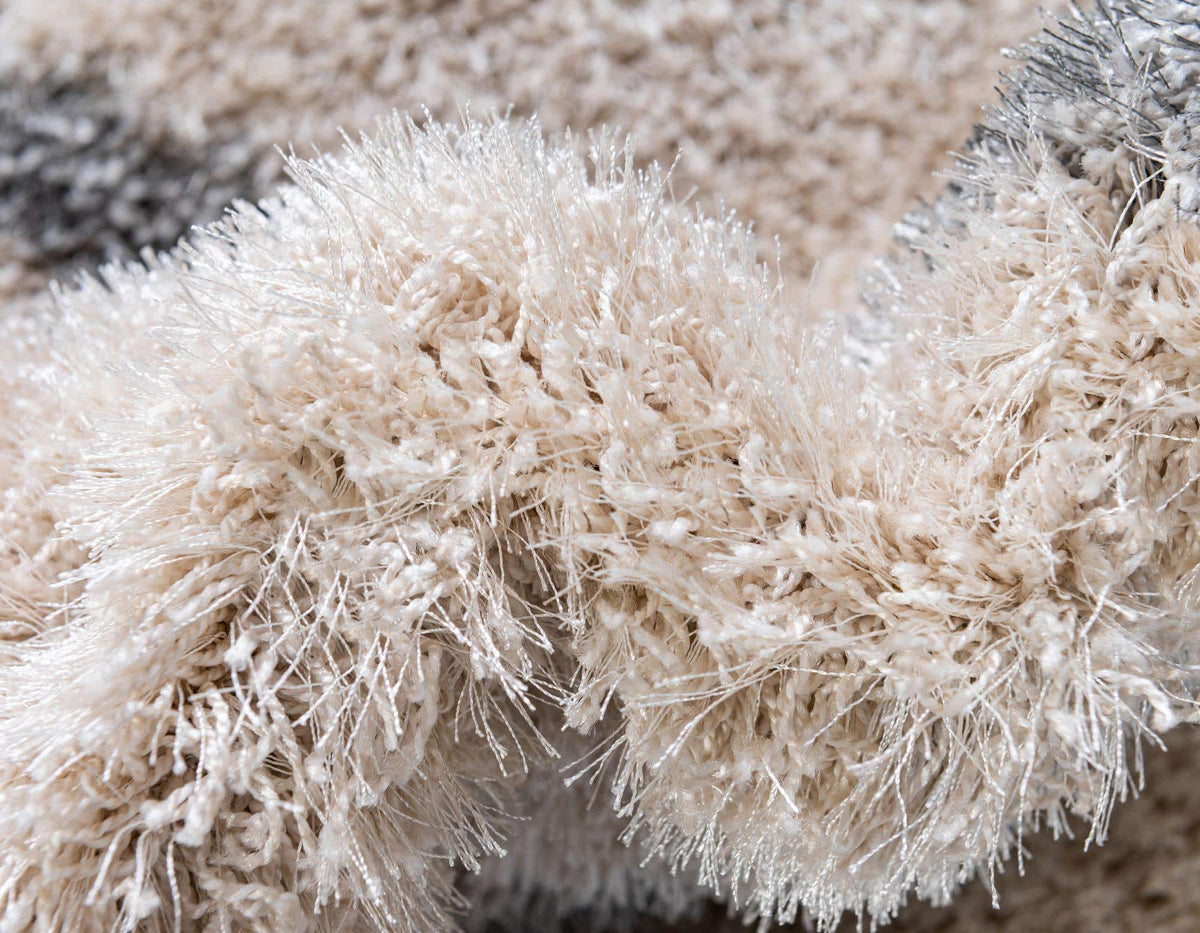 Rechteck Hochflorteppich Luxe Trellis Shag in Beige von Hadorn™ - Lifestyle Image