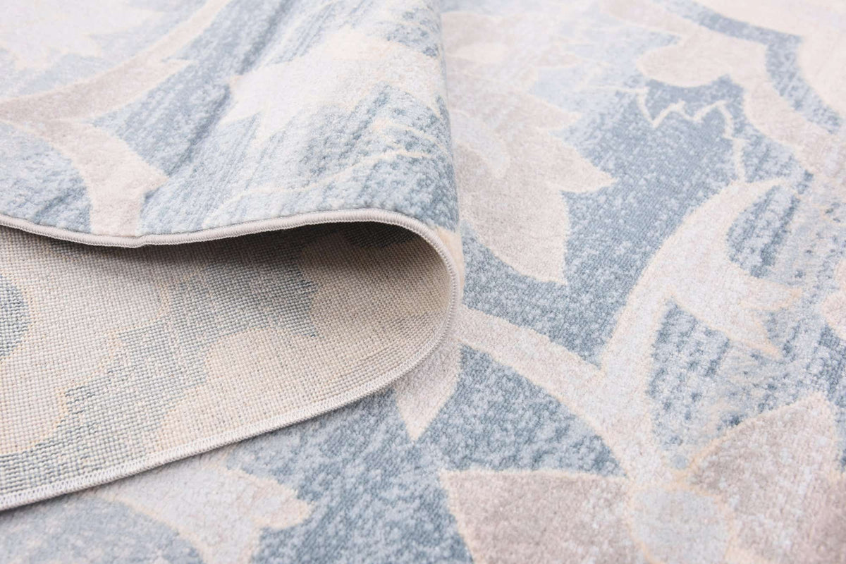 Rechteck Teppich Restoration in Blau von Hadorn™ - Lifestyle Image