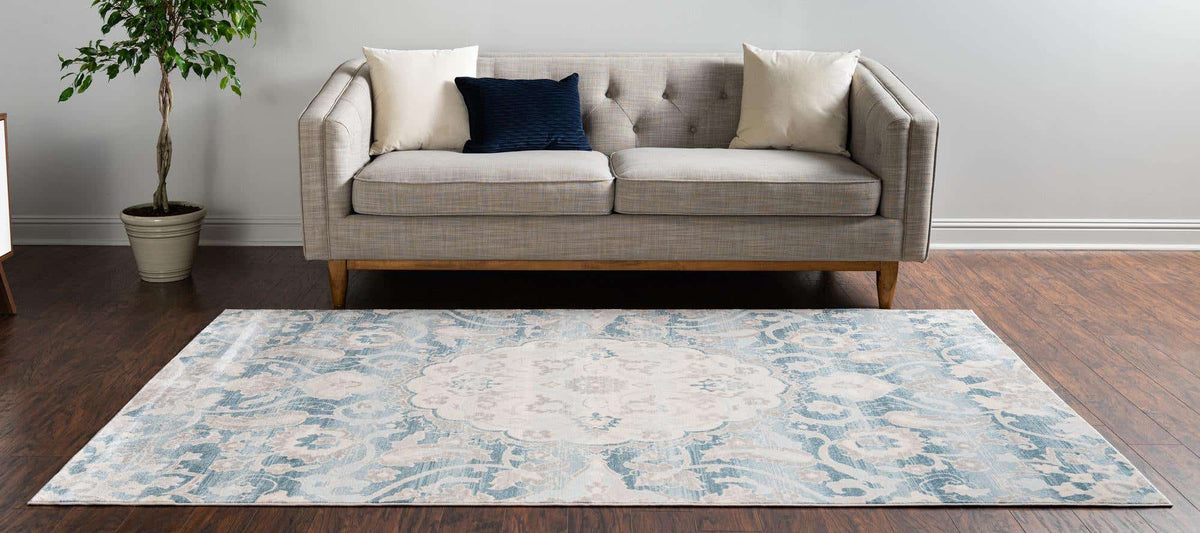 Rechteck Teppich Restoration in Blau von Hadorn™ - Lifestyle Image