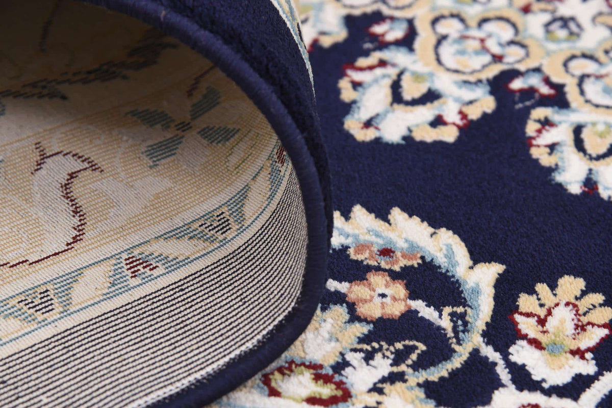 Rechteck Teppich Nain Design in Blau von Hadorn™ - Lifestyle Image