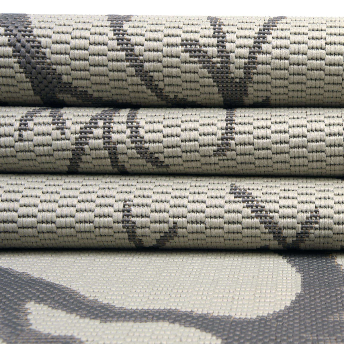 Rechteck Outdoor Teppich Outdoor Botanical in Hellgrau von Hadorn™ - Lifestyle Image