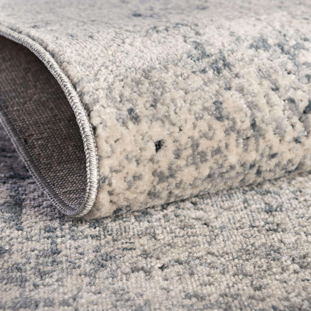 Rechteck Teppich Villa in Grau von Hadorn™ - Lifestyle Image