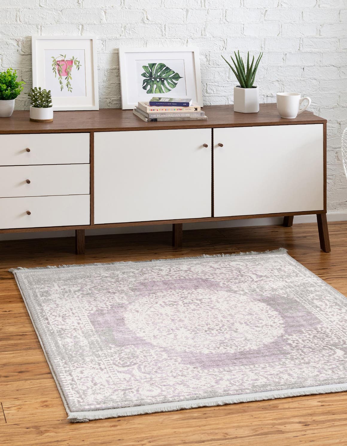 Quadratisch Teppich New Vintage in Lila von Hadorn™ - Lifestyle Image
