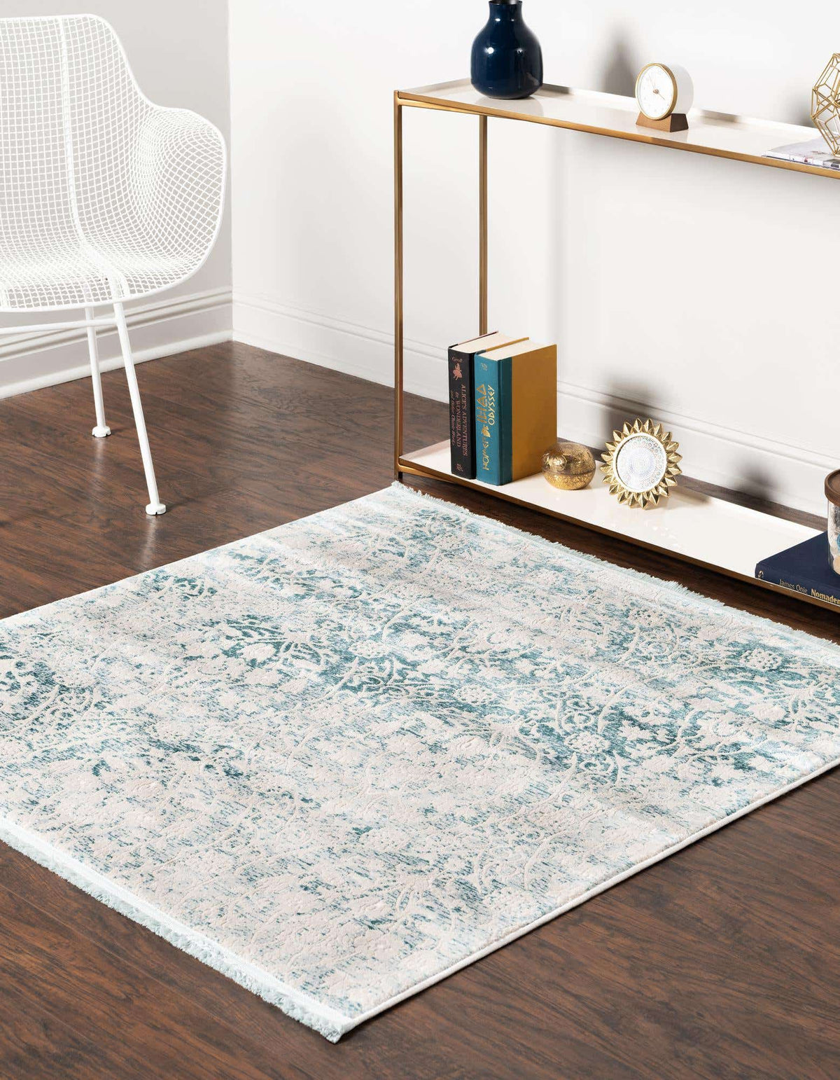 Quadratisch Teppich New Vintage in Hellblau von Hadorn™ - Lifestyle Image