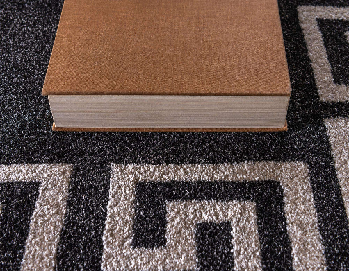 Läufer Teppich Greek Key in Dunkelgrau von Hadorn™ - Lifestyle Image