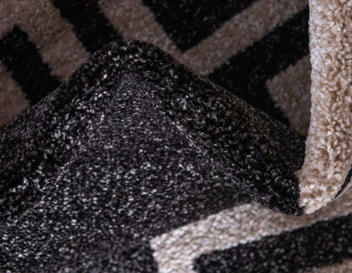 Läufer Teppich Greek Key in Dunkelgrau von Hadorn™ - Lifestyle Image
