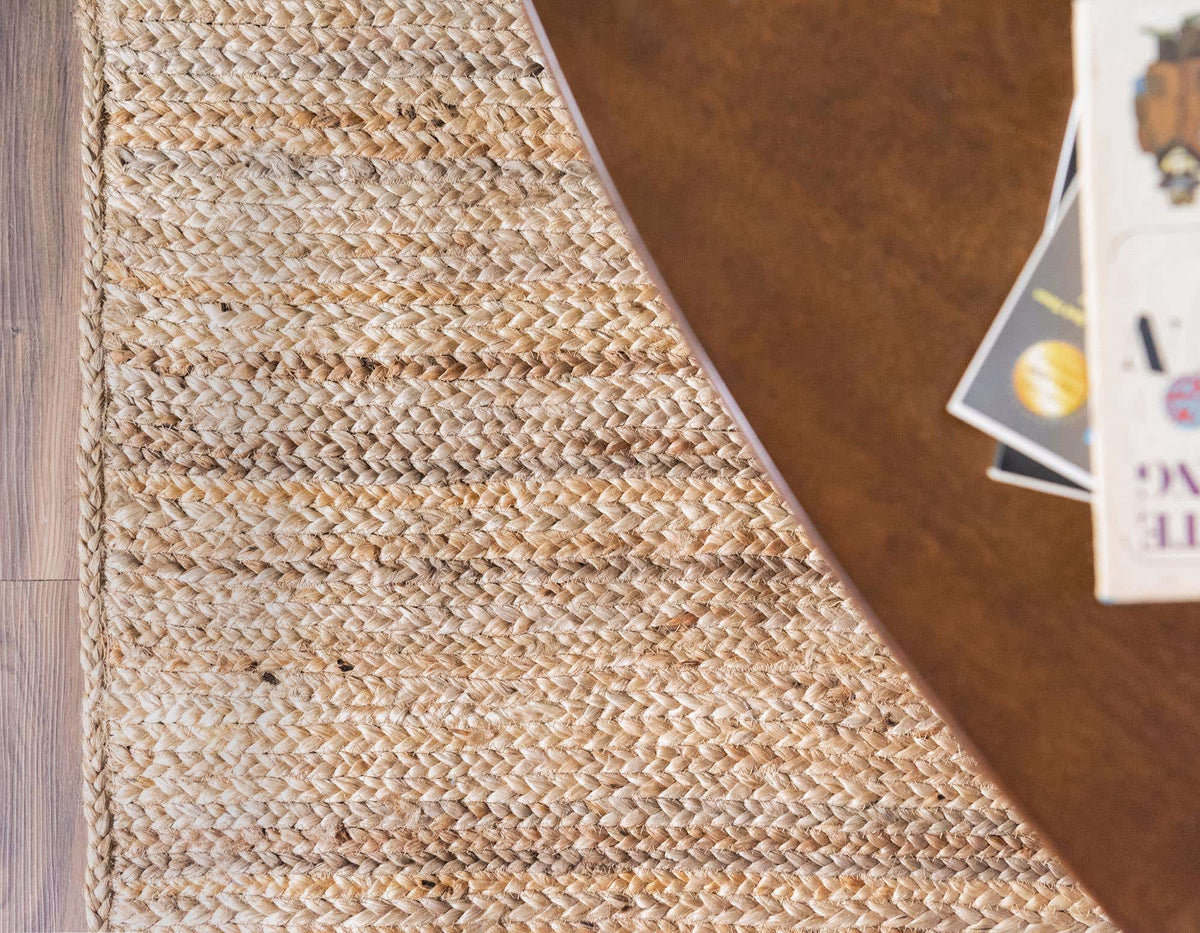 Läufer Teppich Braided Jute in Natürlich von Hadorn™ - Lifestyle Image
