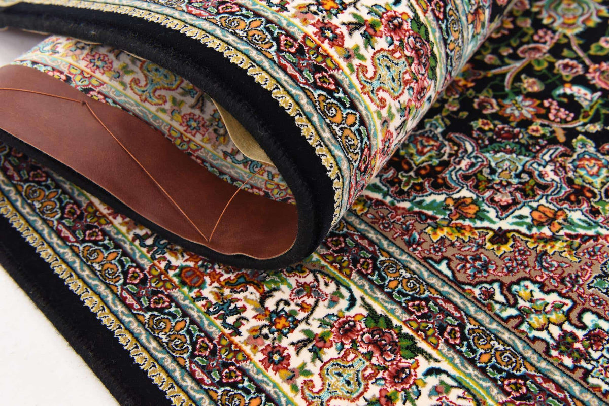 Läufer Teppich Dynasty in Schwarz von Hadorn™ - Lifestyle Image