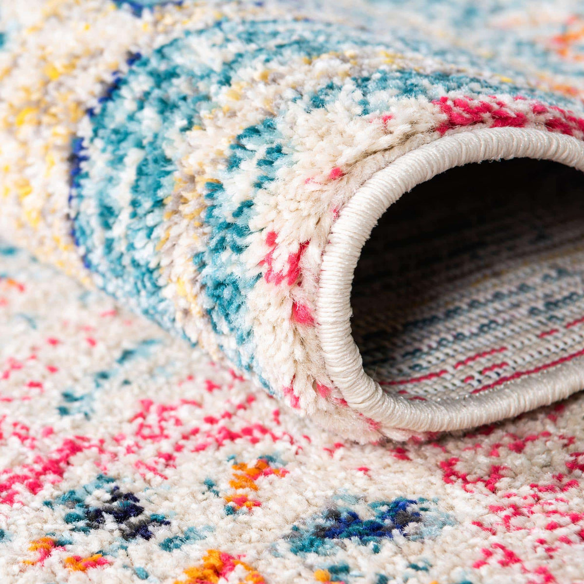 Rechteck Teppich Alta in Mehrfarbig von Hadorn™ - Lifestyle Image