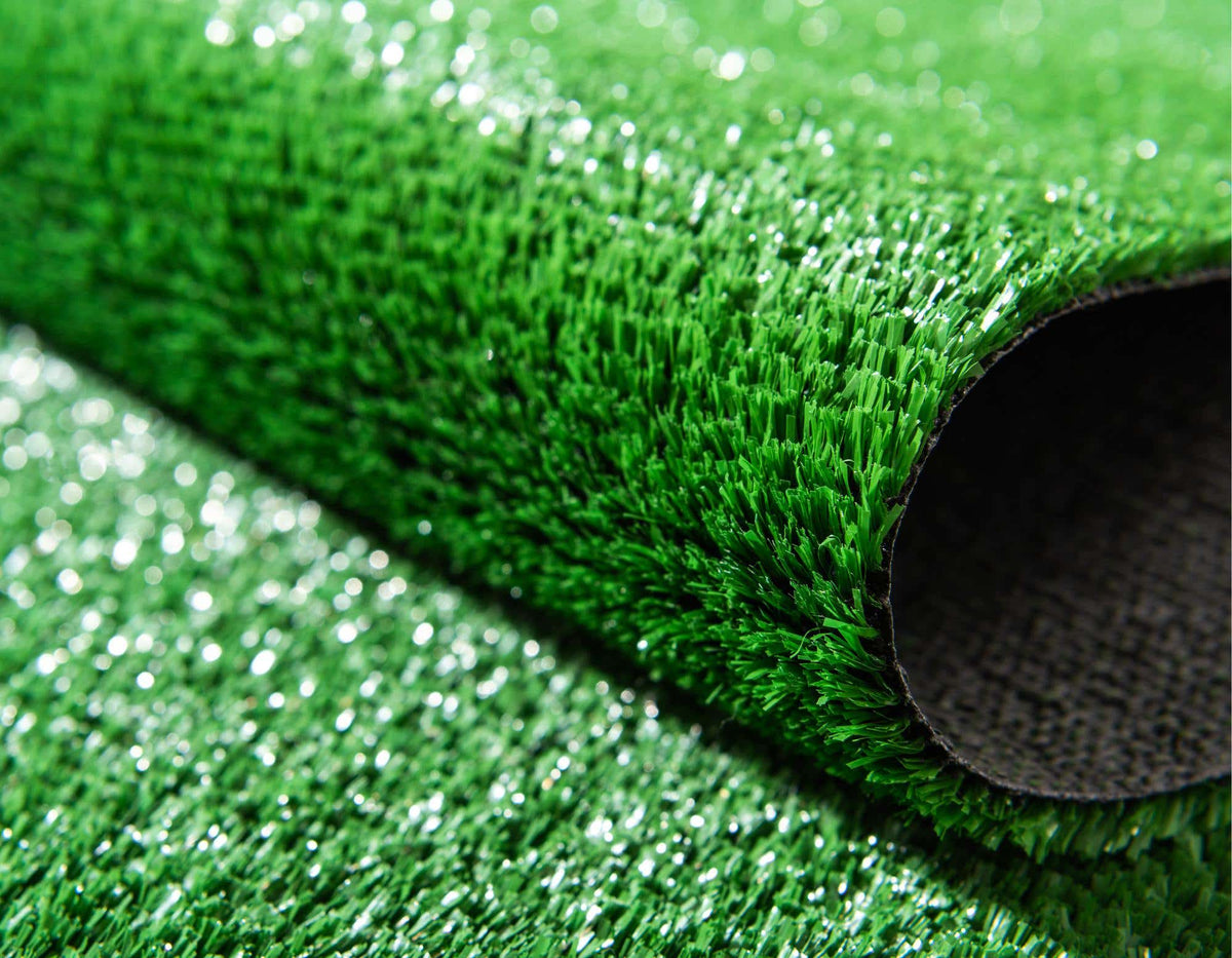 Rechteck Teppich Fairway Grass in Grün von Hadorn™ - Lifestyle Image