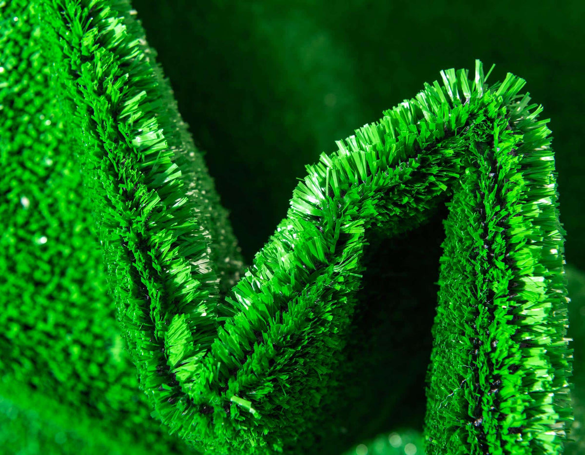Rechteck Teppich Fairway Grass in Grün von Hadorn™ - Lifestyle Image