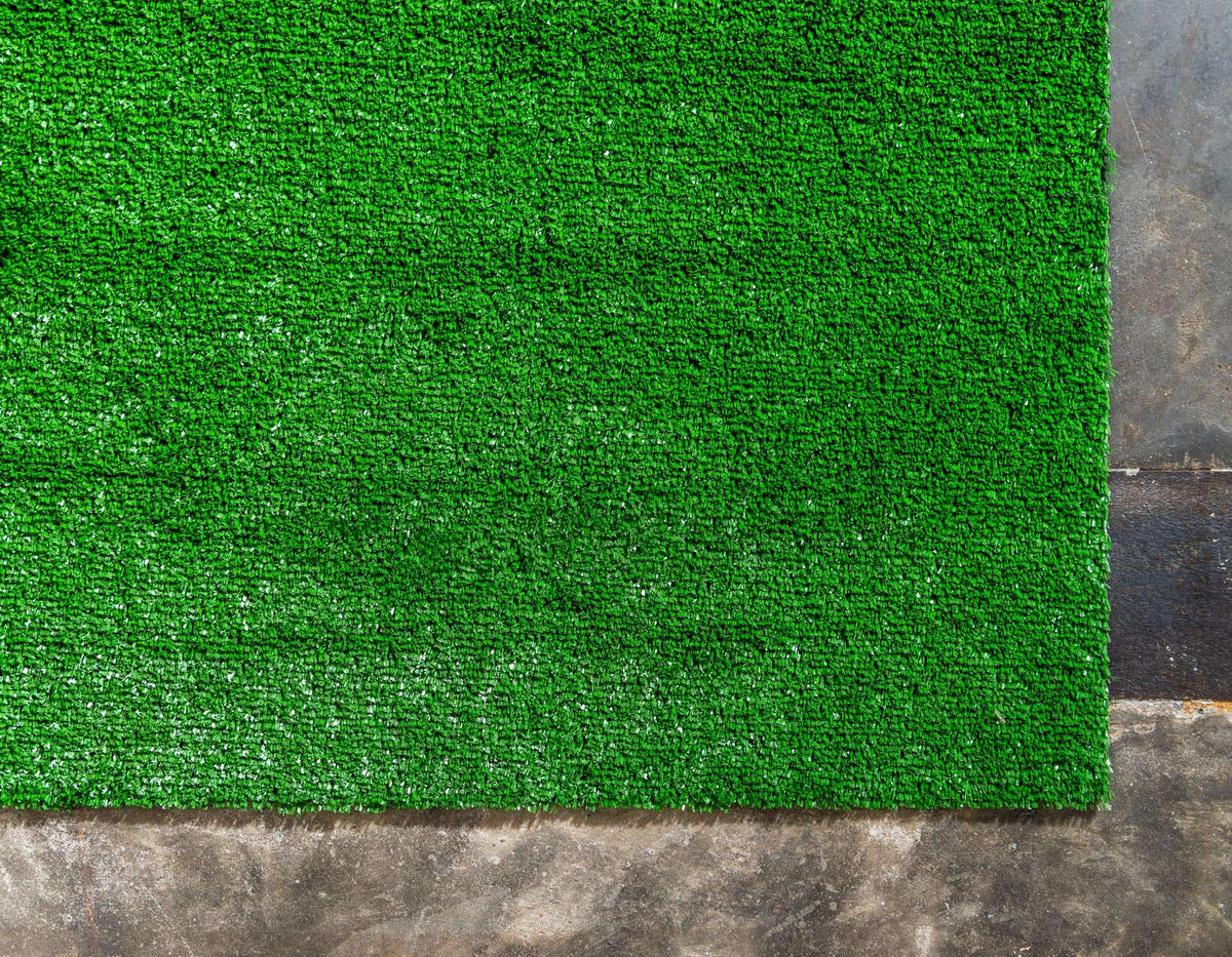 Rechteck Teppich Fairway Grass in Grün von Hadorn™ - Lifestyle Image
