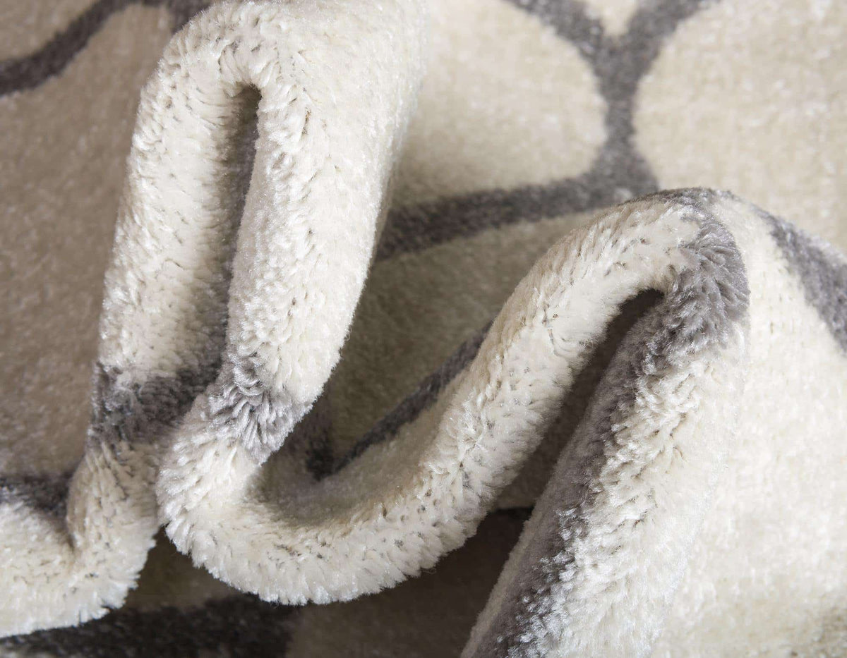 Rechteck Teppich Trellis Frieze in Beige von Hadorn™ - Lifestyle Image