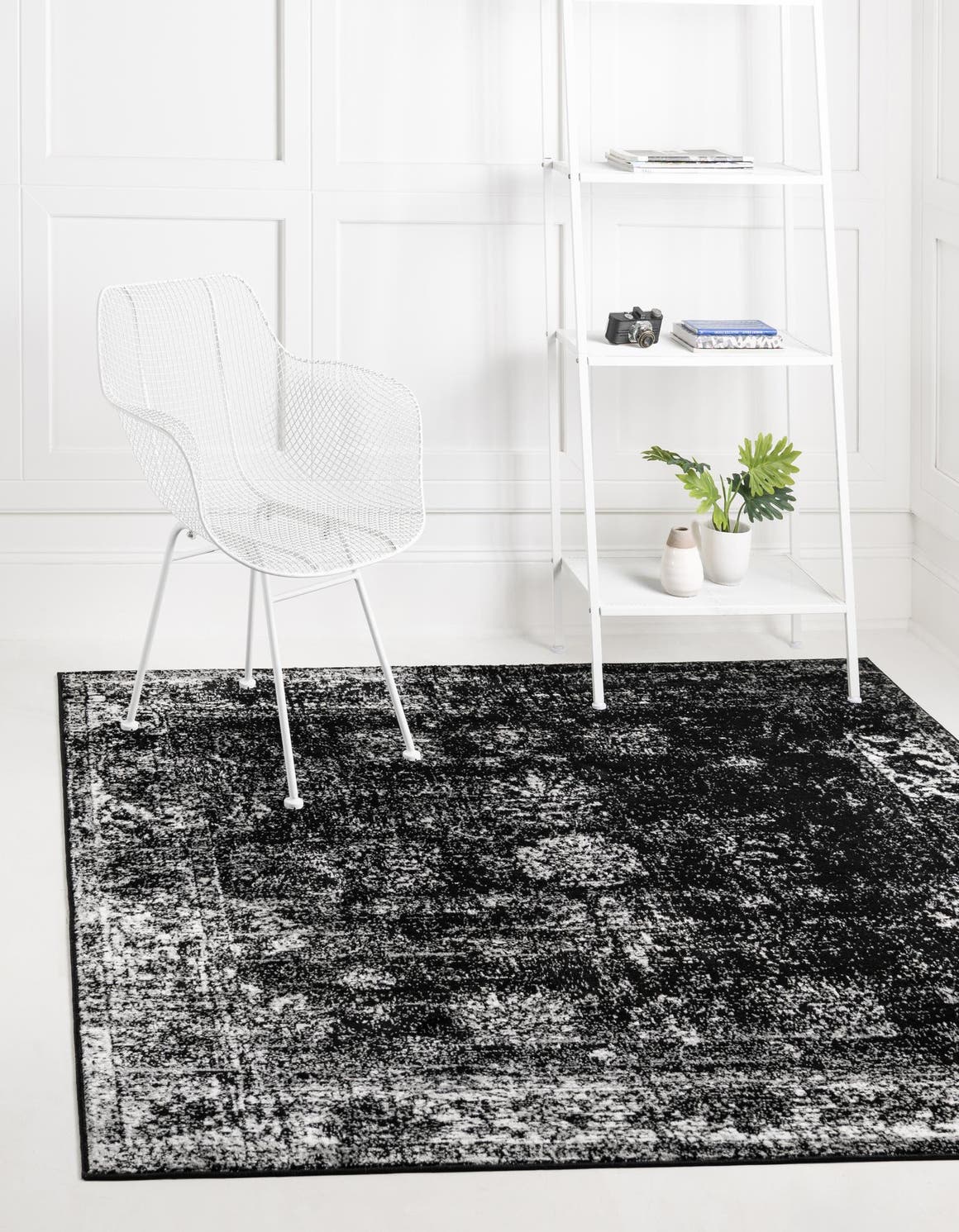 Quadratisch Teppich Monaco in Schwarz von Hadorn™ - Lifestyle Image