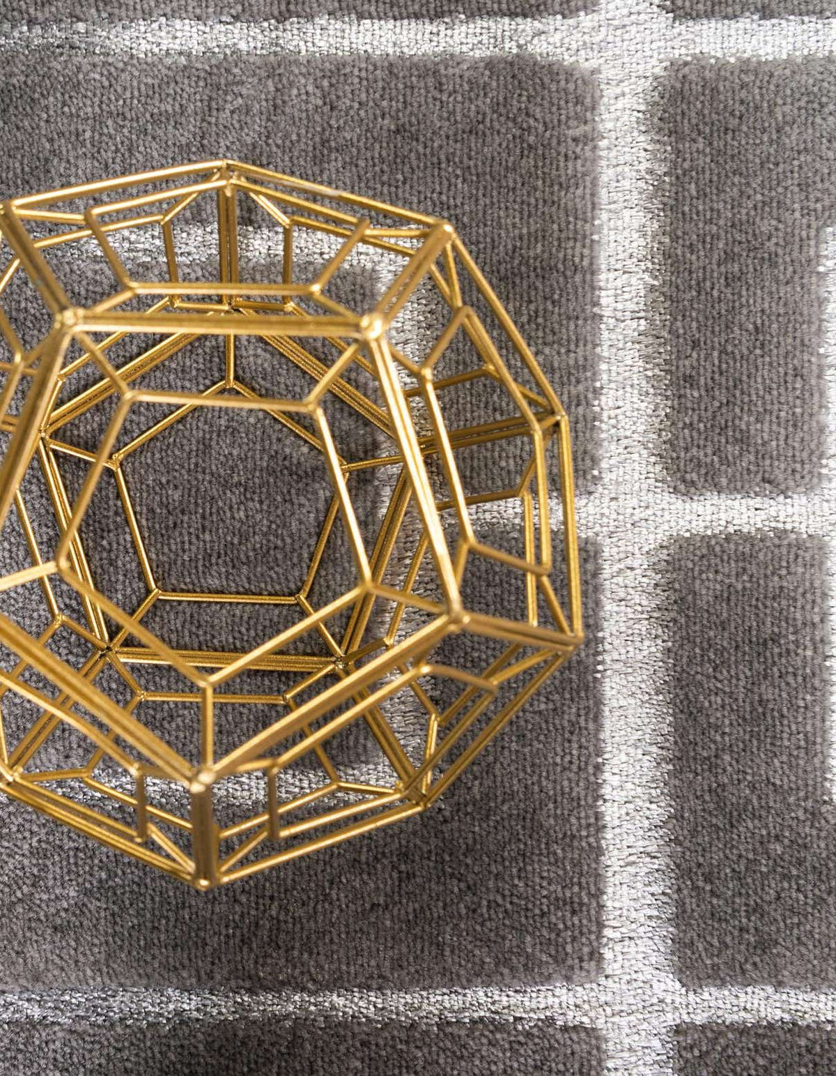 Rechteck Teppich Marilyn Monroe™ Glam Trellis in Graues Silber von Hadorn™ - Lifestyle Image
