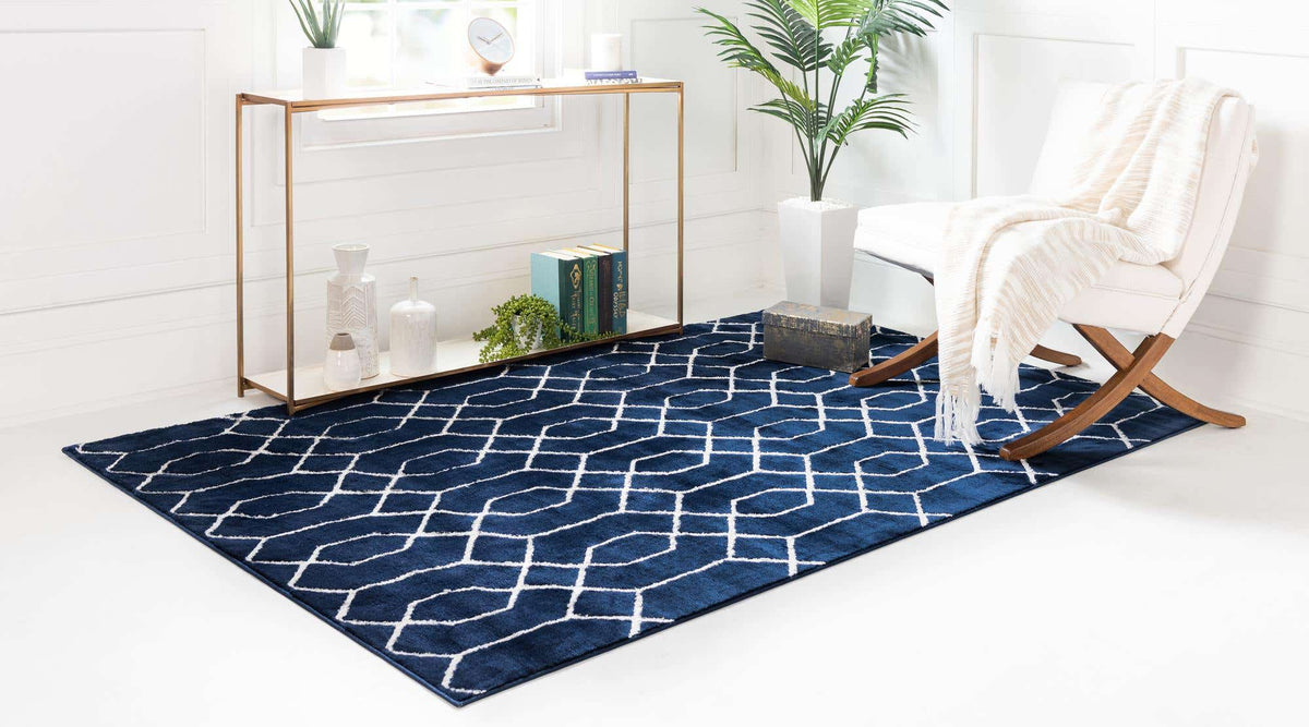 Rechteck Teppich Marilyn Monroe™ Glam Trellis in Blau von Hadorn™ - Lifestyle Image