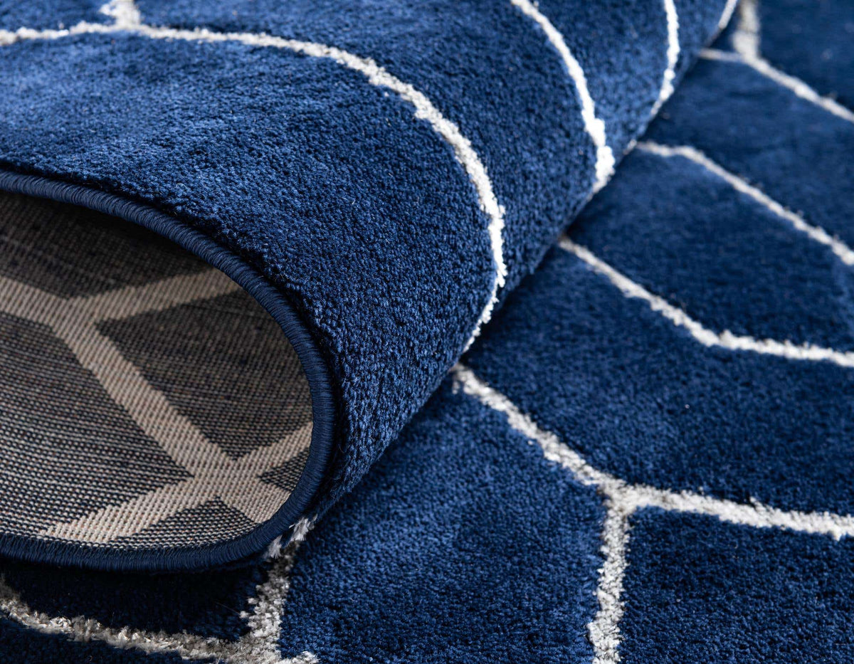 Rechteck Teppich Marilyn Monroe™ Glam Trellis in Blau von Hadorn™ - Lifestyle Image