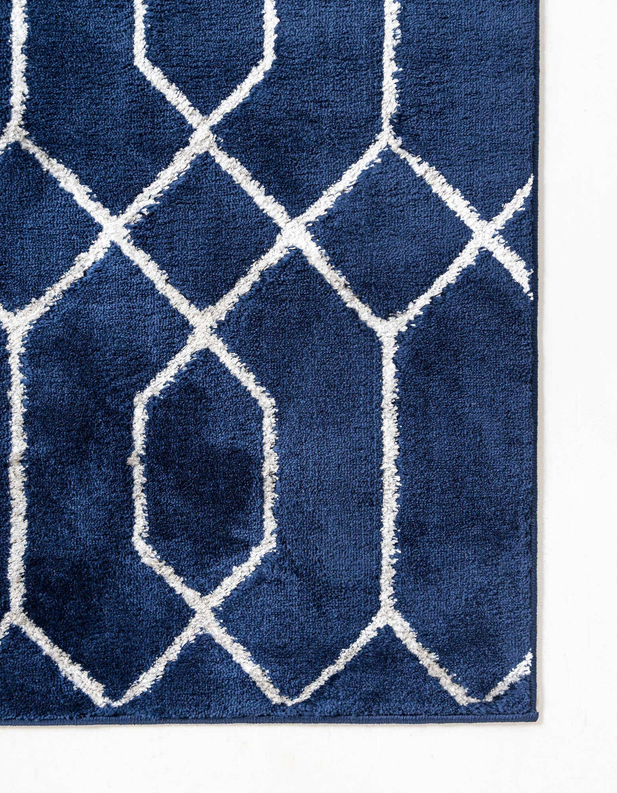 Rechteck Teppich Marilyn Monroe™ Glam Trellis in Blau von Hadorn™ - Lifestyle Image