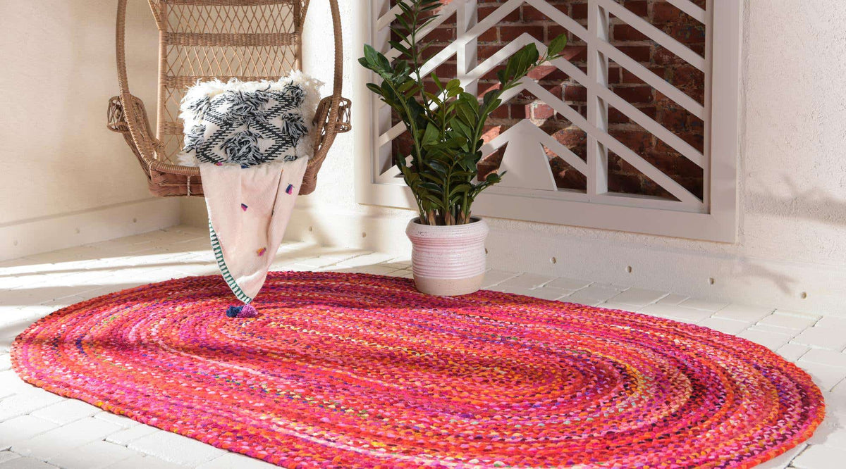 Oval Teppich Braided Chindi in Rot von Hadorn™ - Lifestyle Image