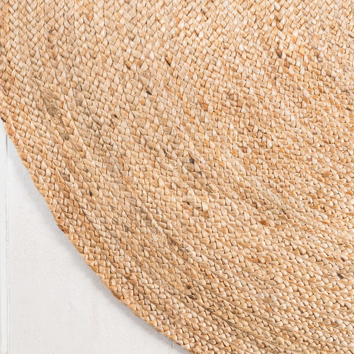 Rund Teppich Braided Jute in Natürlich von Hadorn™ - Lifestyle Image