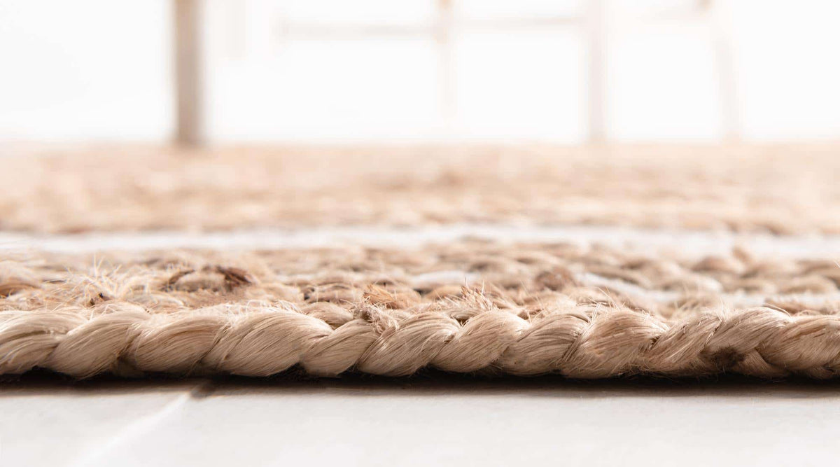 Rund Teppich Braided Jute in Natürlich von Hadorn™ - Lifestyle Image