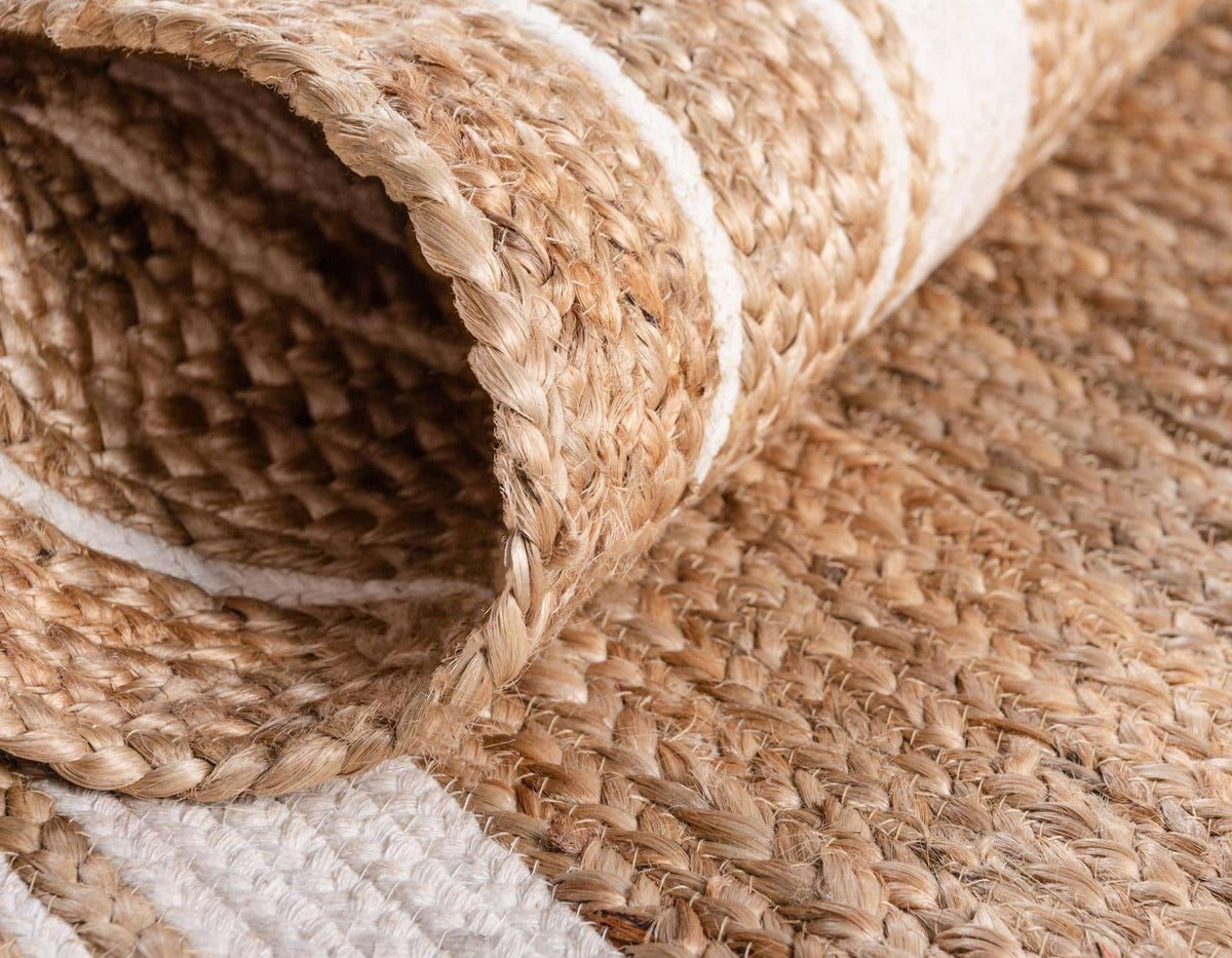 Rund Teppich Braided Jute in Natürlich von Hadorn™ - Lifestyle Image