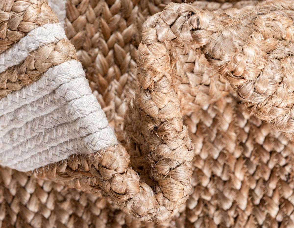 Rund Teppich Braided Jute in Natürlich von Hadorn™ - Lifestyle Image