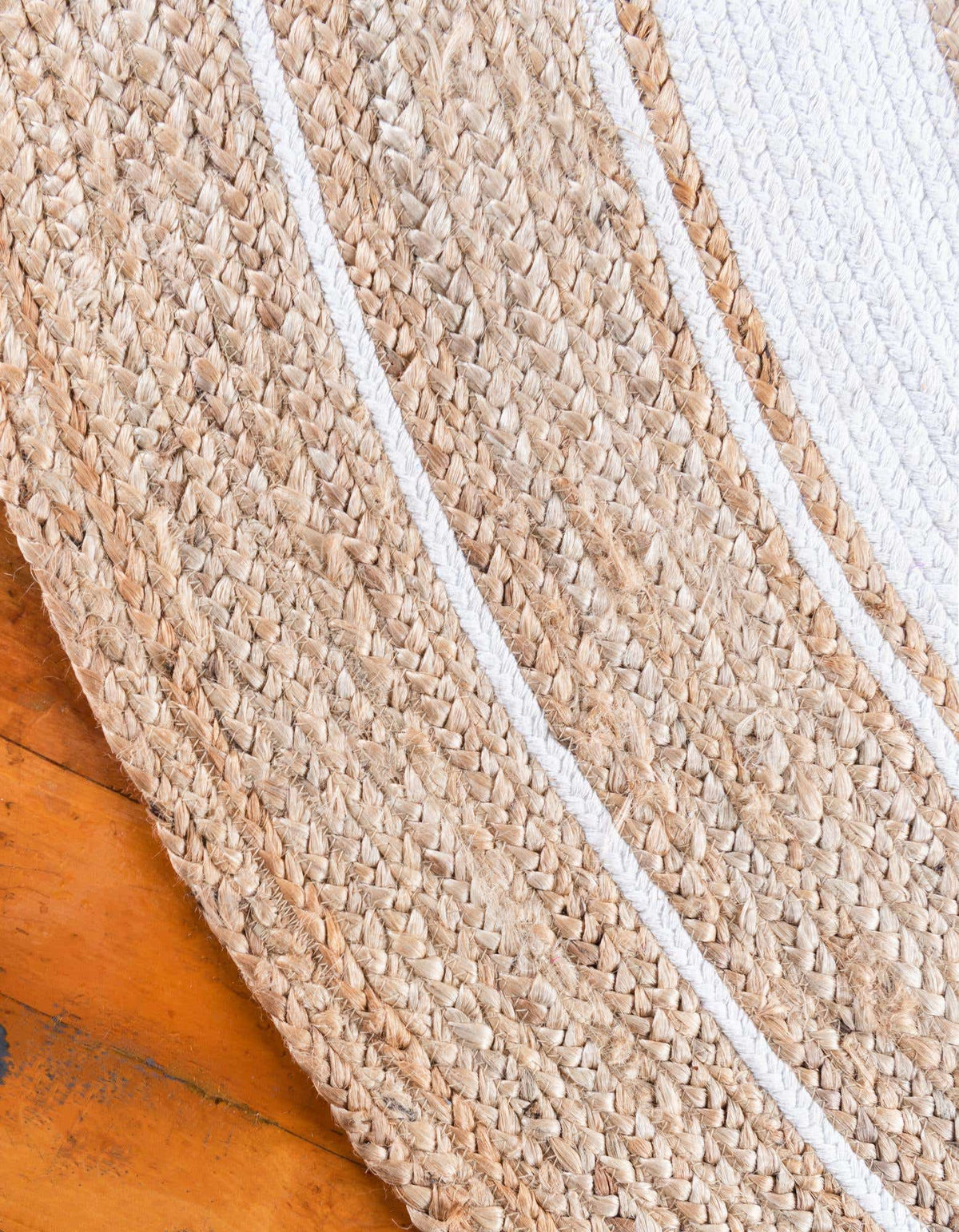Rund Teppich Braided Jute in Natürlich von Hadorn™ - Lifestyle Image