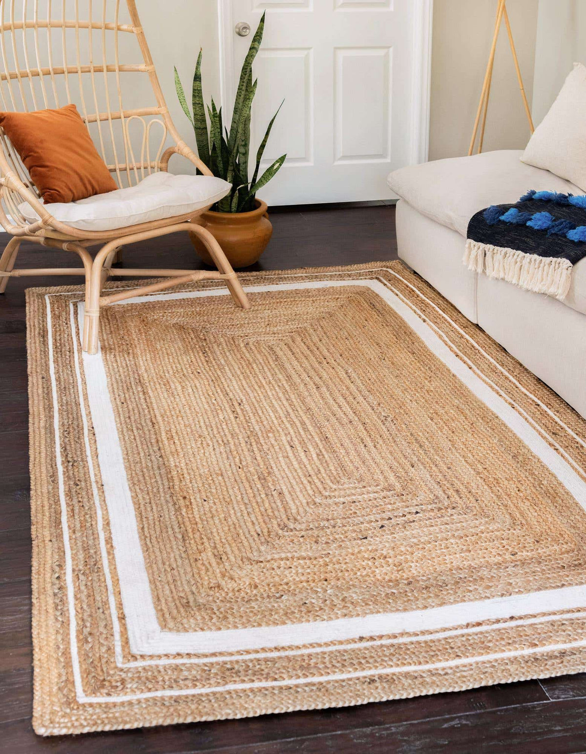 Rechteck Teppich Braided Jute in Natürlich und Weiss von Hadorn™ - Lifestyle Image