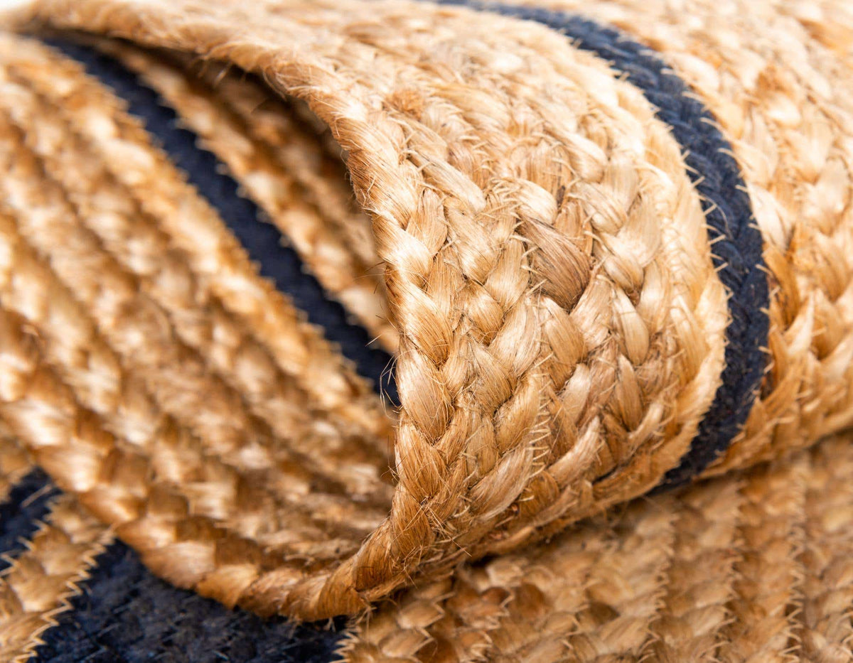 Rechteck Teppich Braided Jute in Natürlich von Hadorn™ - Lifestyle Image