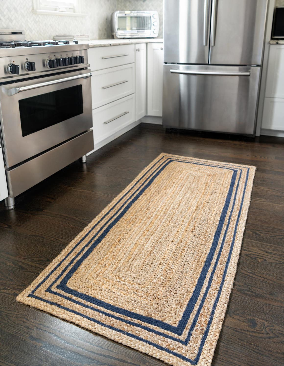 Läufer Teppich Braided Jute in Blau von Hadorn™ - Lifestyle Image