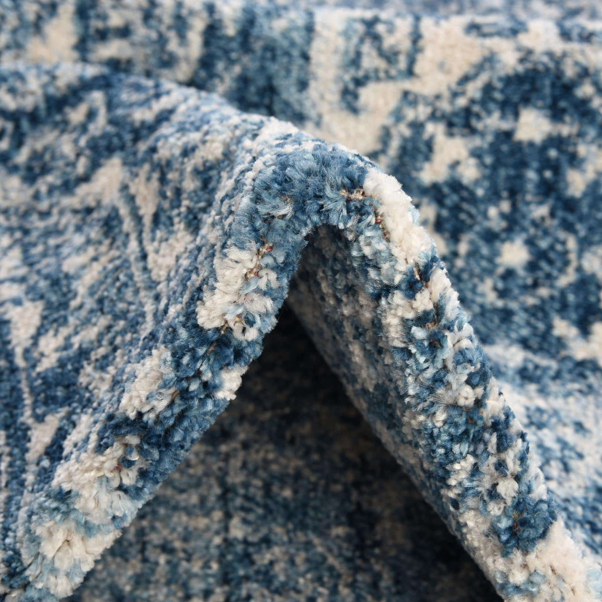 Rechteck Teppich Brooklyn in Blau von Hadorn™ - Lifestyle Image