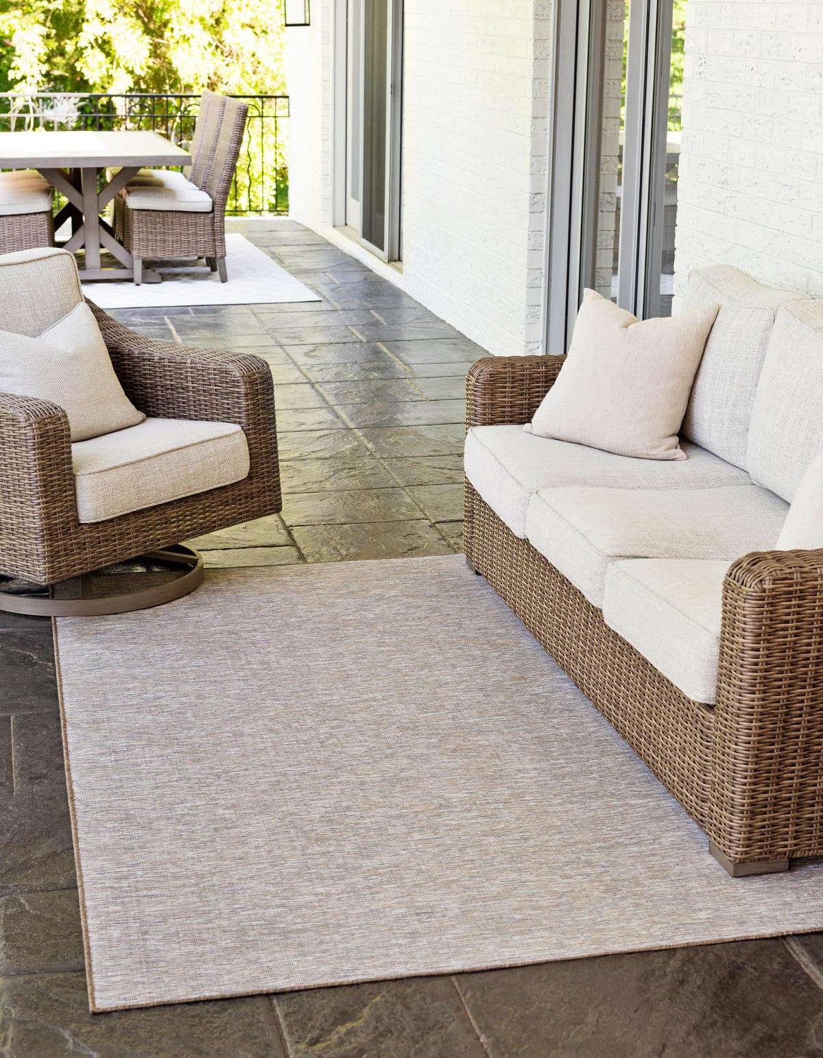 Rechteck Outdoor Teppich Outdoor Solid in Beige von Hadorn™ - Lifestyle Image