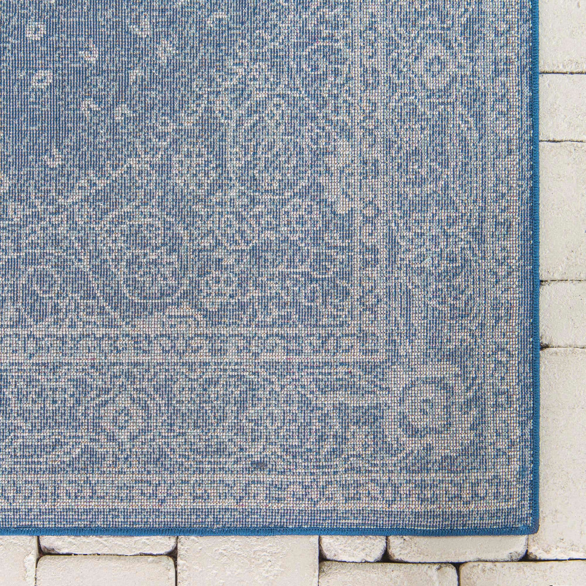 Rechteck Teppich Bexley in Blau von Hadorn™ - Lifestyle Image