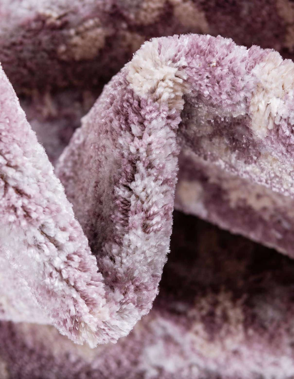 Rechteck Teppich Legacy in Violett von Hadorn™ - Lifestyle Image