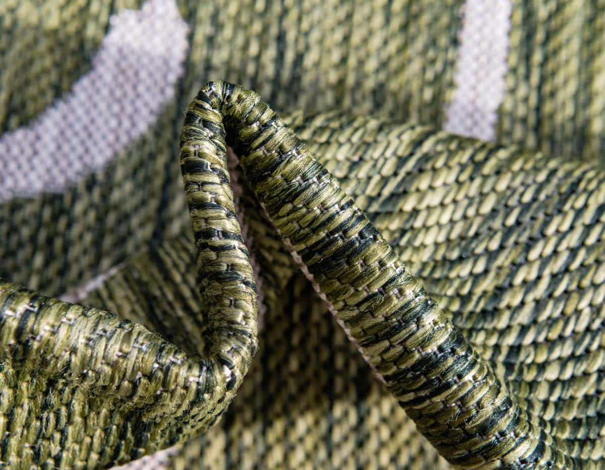 Rechteck Outdoor Teppich Outdoor Botanical in Grün von Hadorn™ - Lifestyle Image