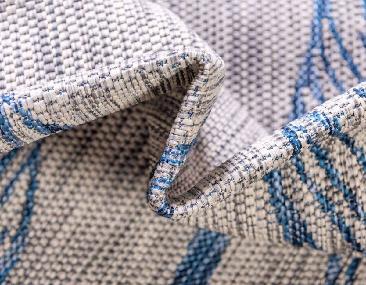 Rechteck Outdoor Teppich Outdoor Botanical in Hellgrau von Hadorn™ - Lifestyle Image