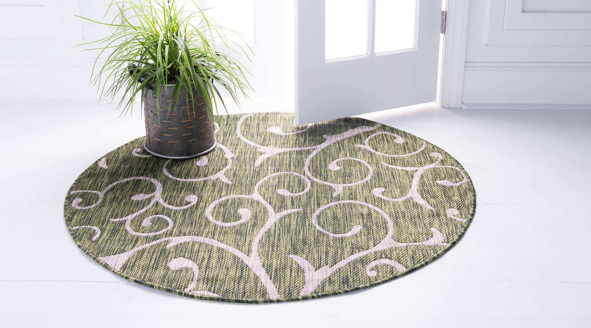 Rund Outdoor Teppich Outdoor Botanical in Grün von Hadorn™ - Lifestyle Image