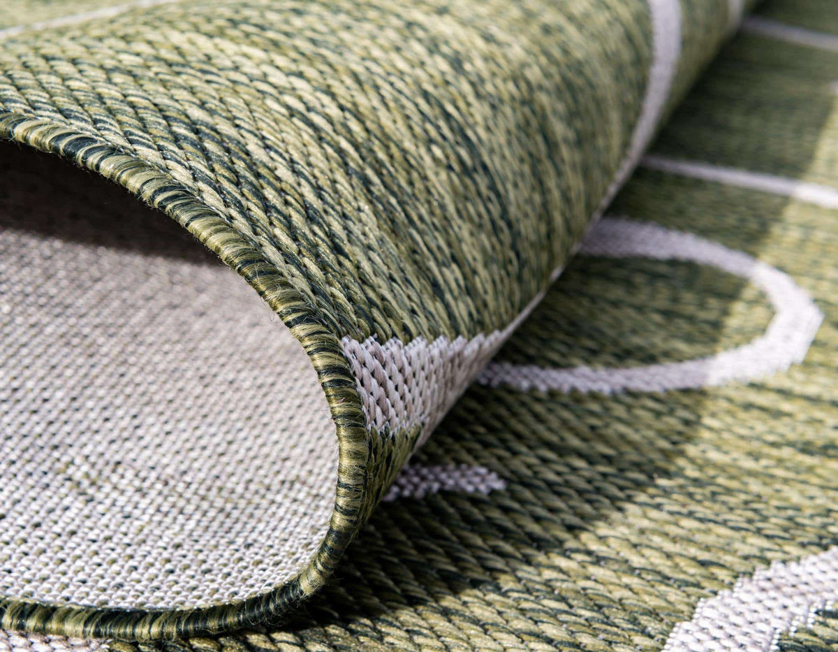 Rund Outdoor Teppich Outdoor Botanical in Grün von Hadorn™ - Lifestyle Image