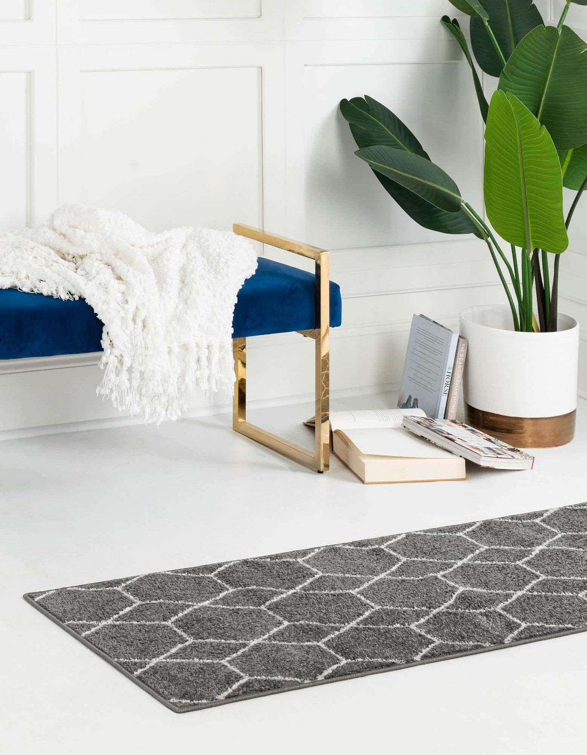 Läufer Teppich Trellis Frieze in Dunkelgrau von Hadorn™ - Lifestyle Image