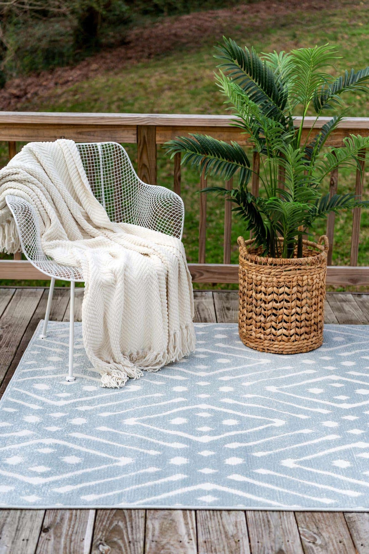 Rechteck Outdoor Teppich Sabrina Soto Outdoor in Hellblau von Hadorn™ - Lifestyle Image