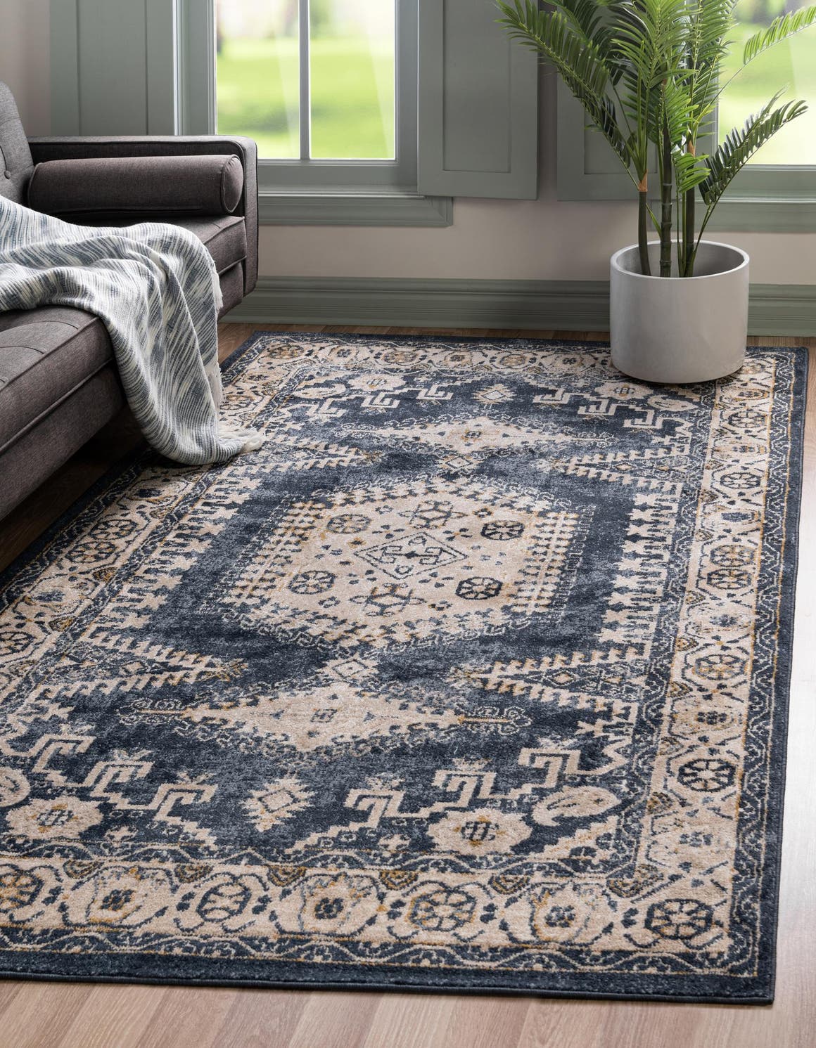 Rechteck Teppich Arcadia in Dunkelblau von Hadorn™ - Lifestyle Image