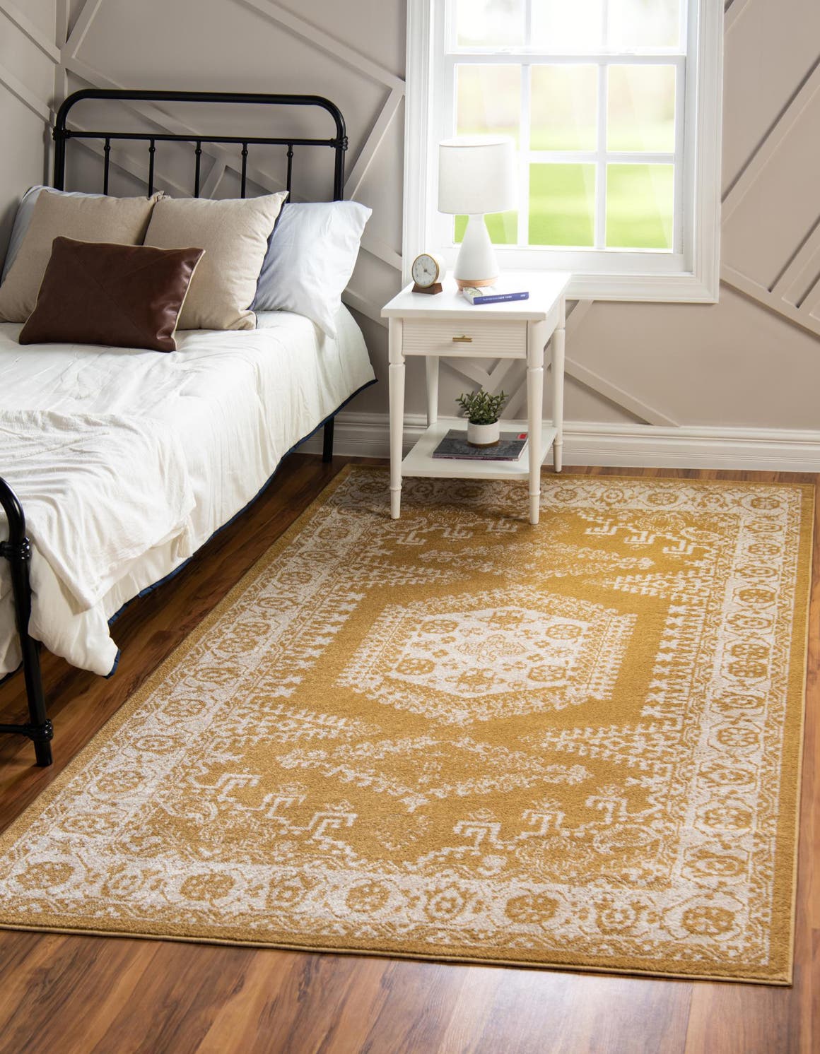 Rechteck Teppich Arcadia in Gold von Hadorn™ - Lifestyle Image