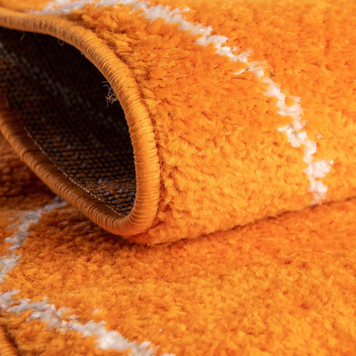 Rechteck Teppich Trellis Frieze in Orange von Hadorn™ - Lifestyle Image