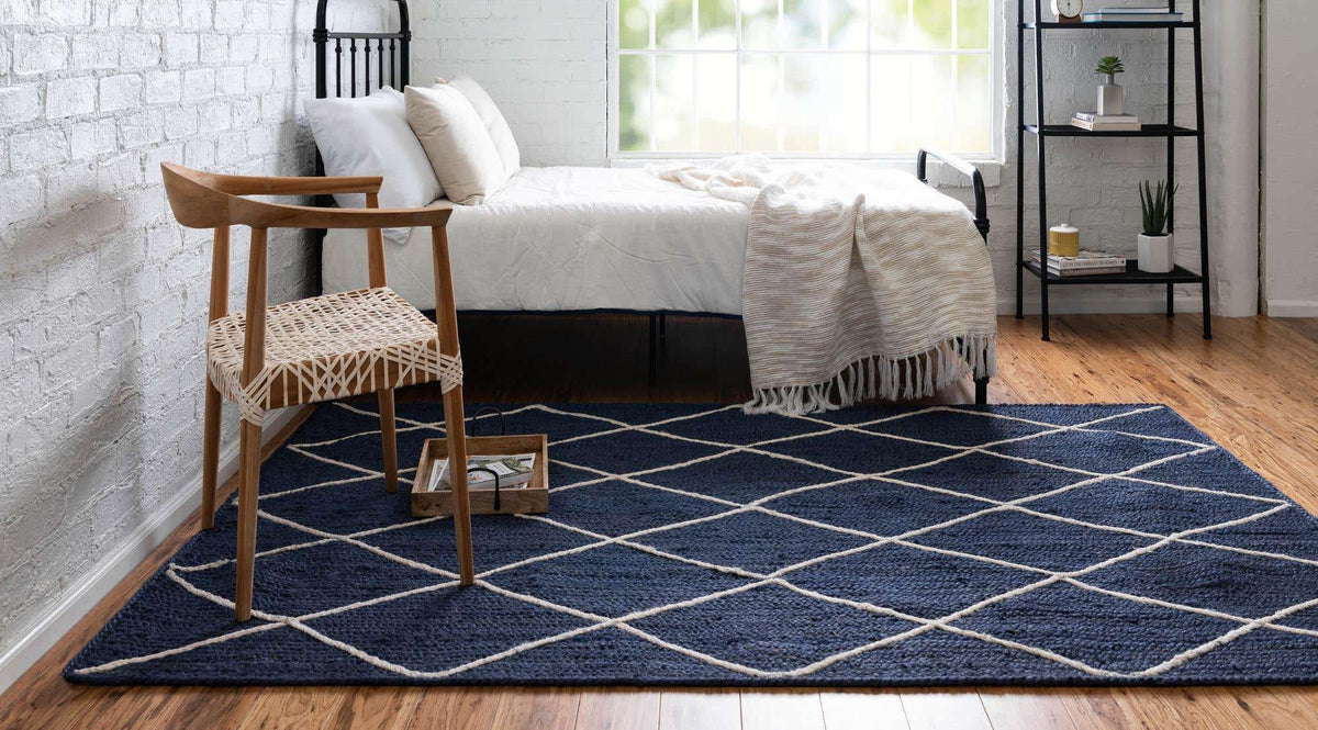 Rechteck Teppich Braided Jute in Blau von Hadorn™ - Lifestyle Image
